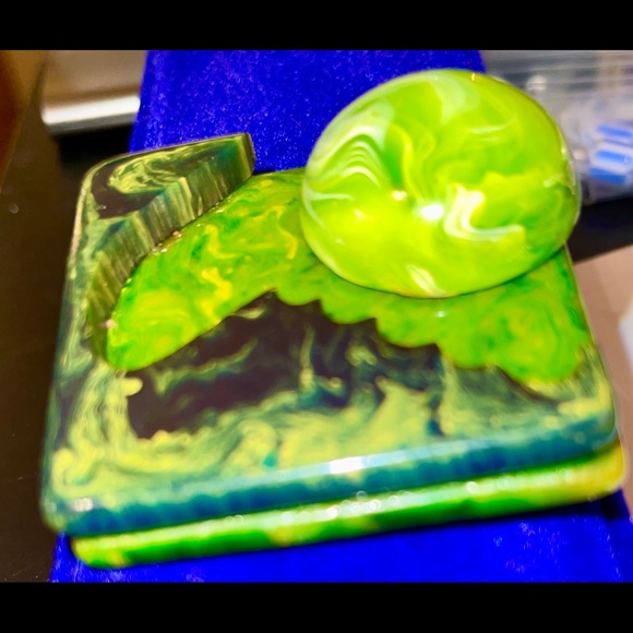 BAKELITE great big pin! - Picture 6 of 8